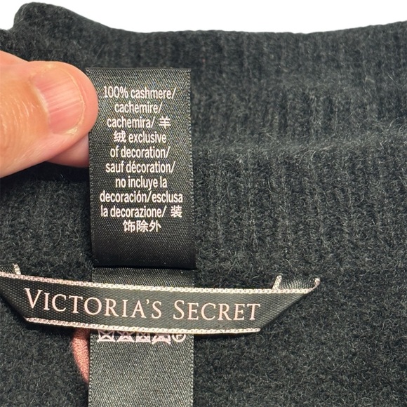 VICTORIA'S SECRET 100% Cashmere Sweater – Tease Graphic – Black – Size S - Picture 4 of 6